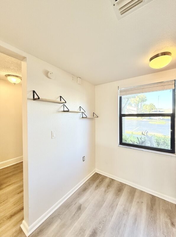 Building Photo - 2131 Ridge Rd