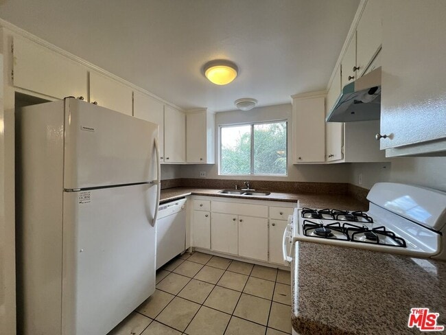 Building Photo - 26416 San Jacinto St