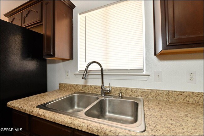 Building Photo - 1591 Hartsdale Dr