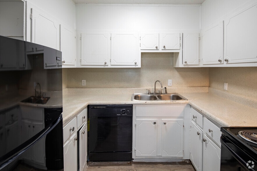 3BR, 2BA - 1,200SF - Clay Landings