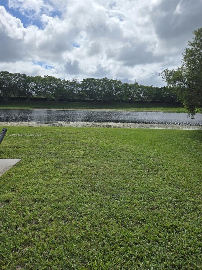 Building Photo - 4361 Dogwood Cir