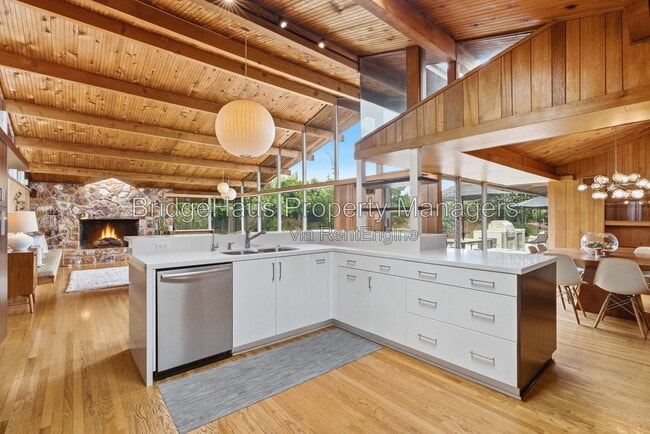 Building Photo - 1541 Garrison Pl