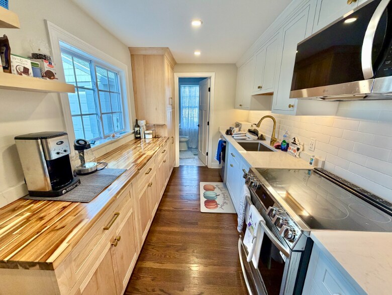 Building Photo - 48 Springs Rd