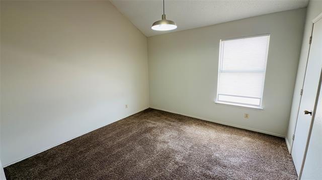 Building Photo - 221 Meadow Ct