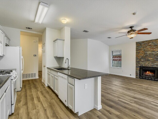 Building Photo - 1102 Brashear Ln