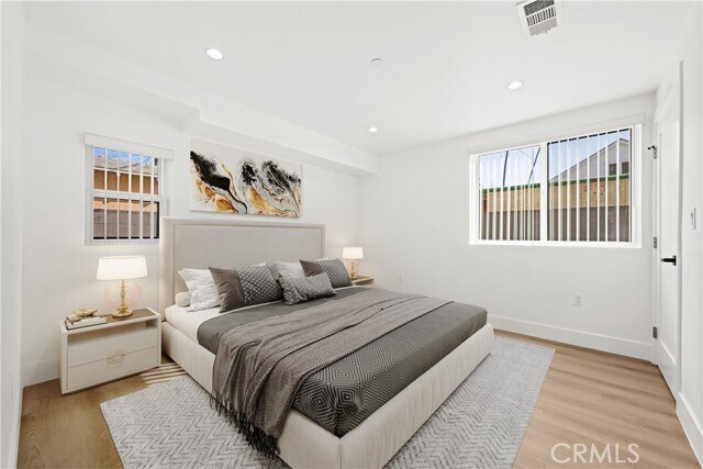 Building Photo - 2002 Hillcrest Dr