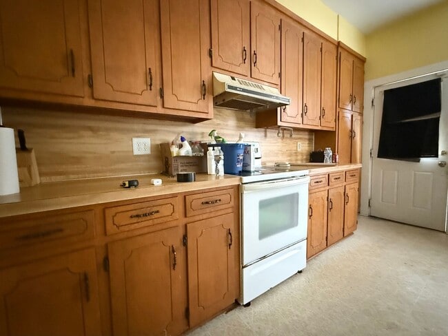 Building Photo - Large Home Available in Wadesboro