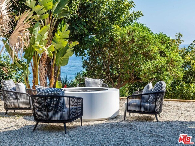 Building Photo - 25225 Malibu Rd