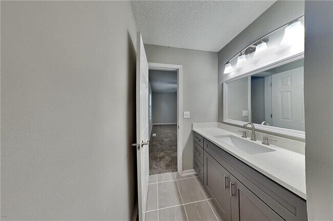 Building Photo - 214 Brookside Dr