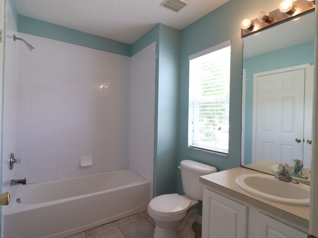 Building Photo - Winter Park Town Home