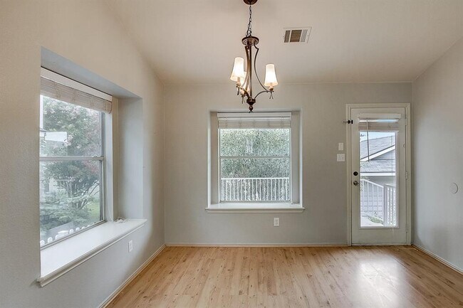 Building Photo - 4811 Mather