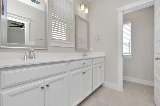 Building Photo - 731 Strawberry Pines Ct