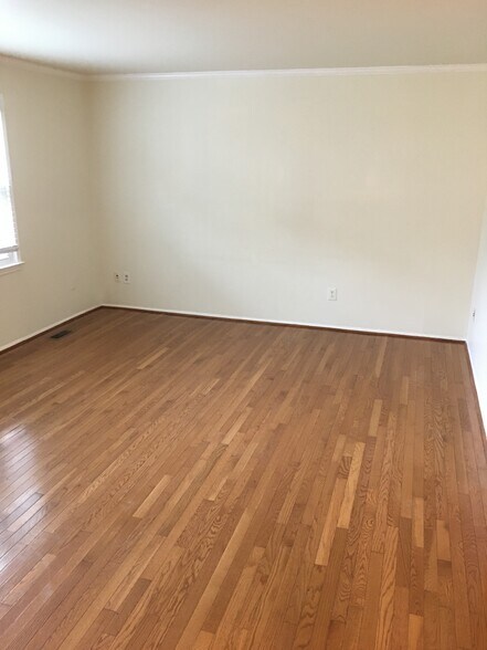 Building Photo - 3351 Contessa Ct