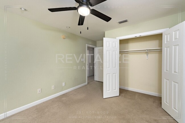 Building Photo - 3 Bed 3 Bath Townhome in West Mobile