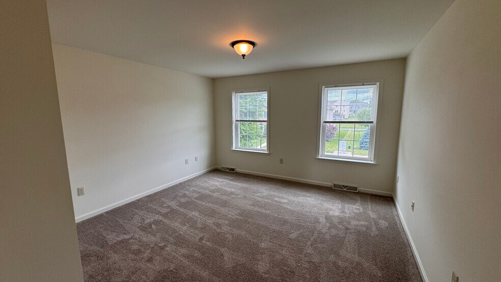 Building Photo - 250 Limestone Dr