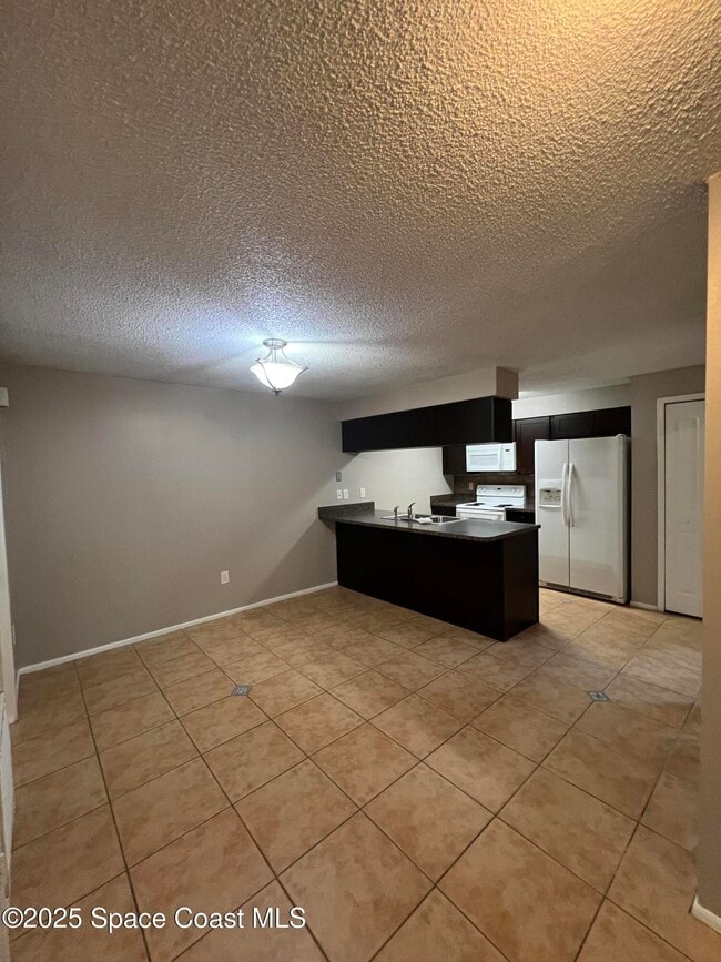 Building Photo - 8716 Hibiscus Ct