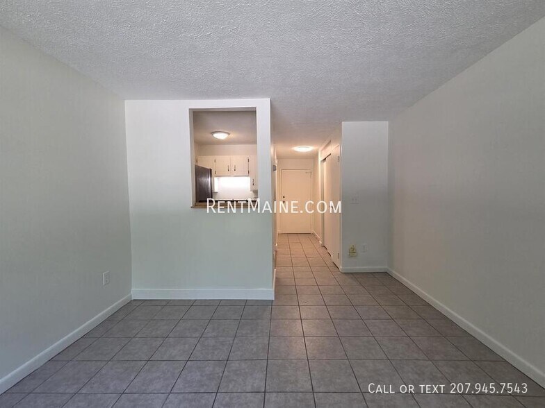 Building Photo - 10 Tall Pines Dr
