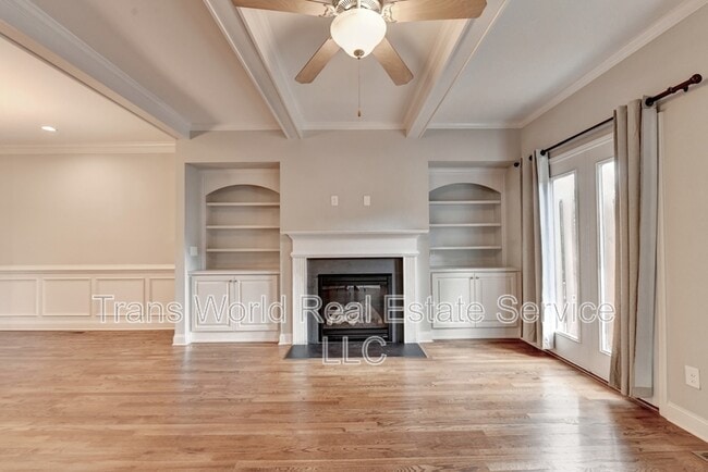 Building Photo - 4648 Pine St