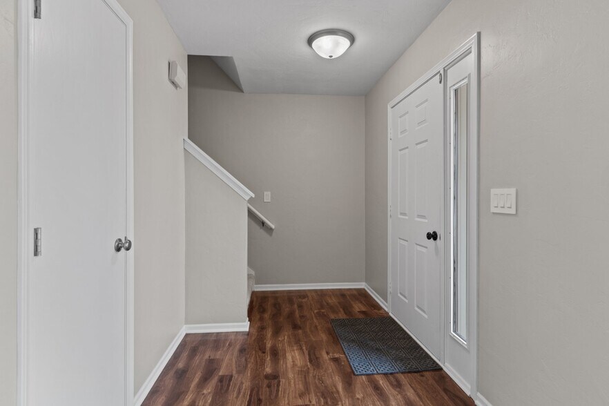 Building Photo - W6157 Aerotech Dr