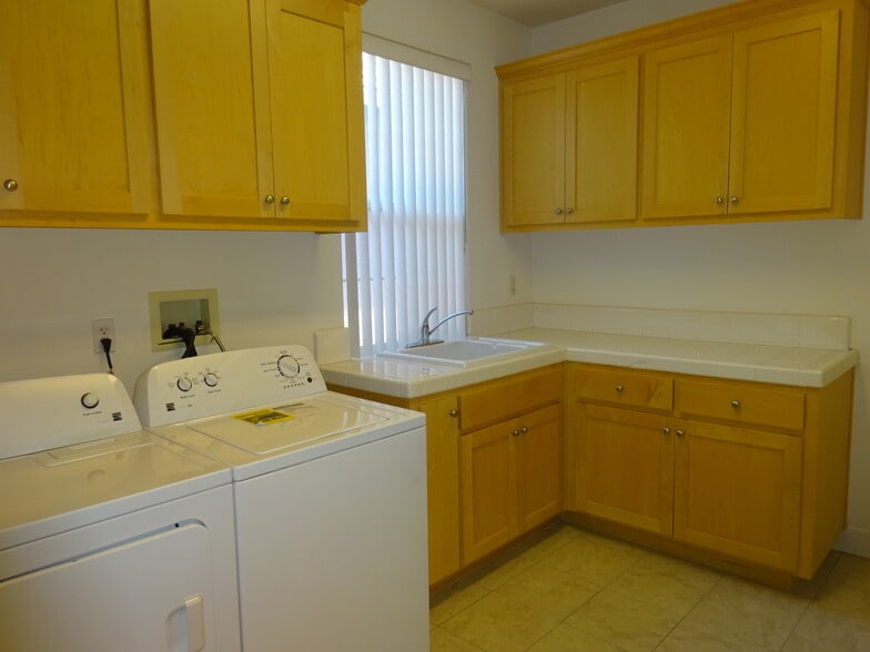 Building Photo - 3100 Tewksbury Way