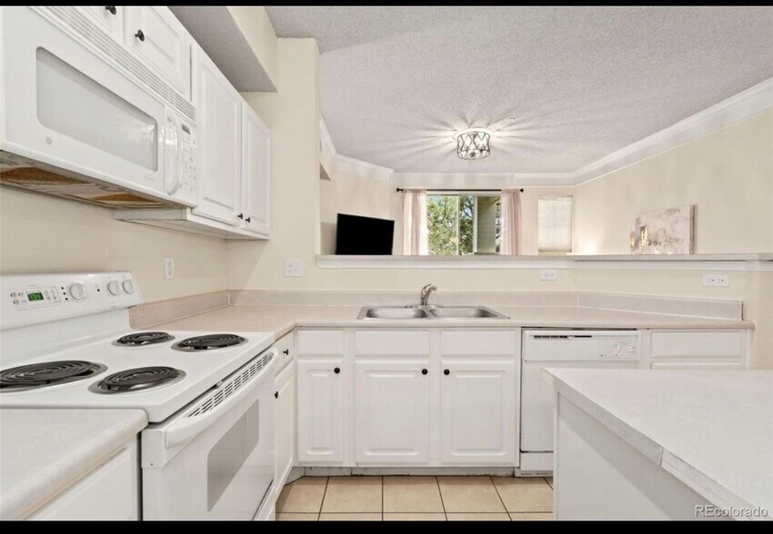 Building Photo - 2169 Eagle Ave