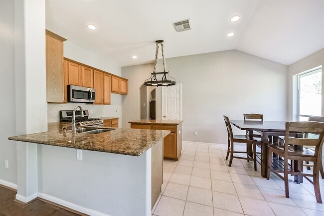 Building Photo - 13203 Yaupon Holly Ln