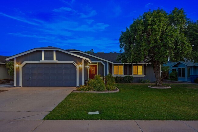 Building Photo - 4 Bed Home in Scottsdale Quarter!!