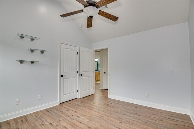 Building Photo - Home For Rent: 765 Mural Lake Ct Grovetown, GA 30813