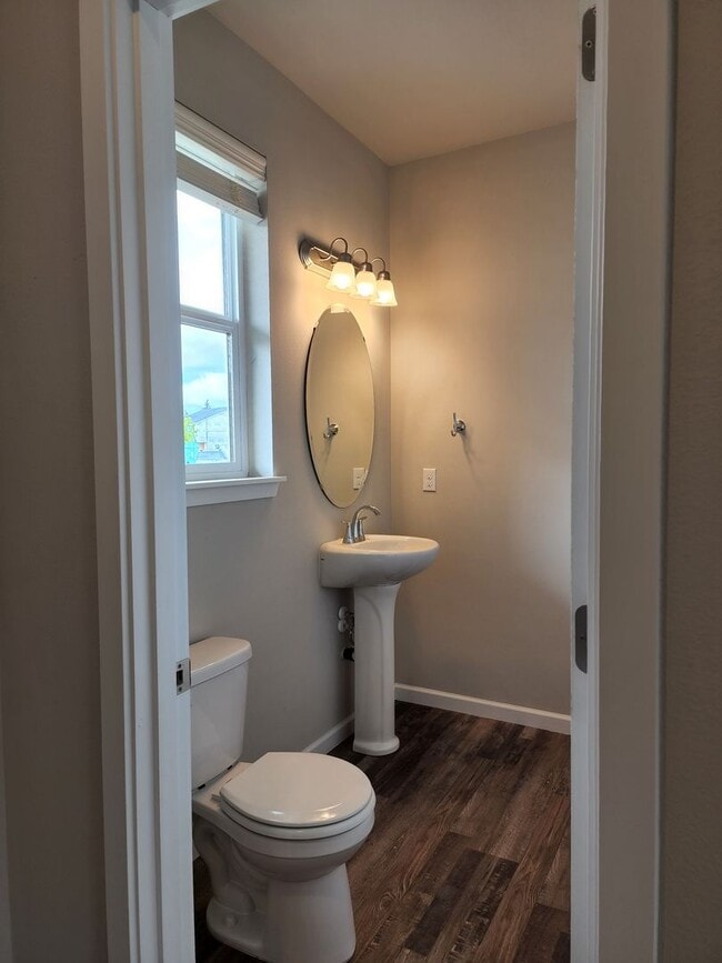 Building Photo - Yelm Creek Estates, 4 Bedroom, 2.5 Bathroo...