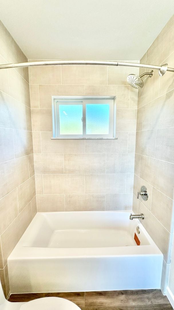 Building Photo - Beautiful Newer Custom Construction Detach...