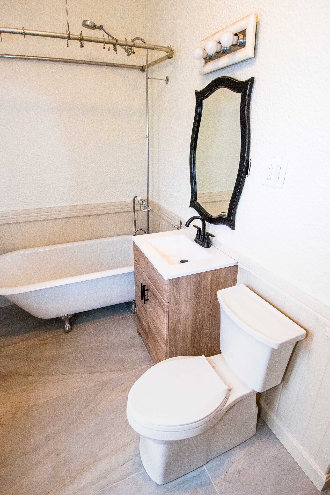 Building Photo - 235 Mount Hope St