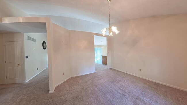 Building Photo - 1125 Butternut Ln
