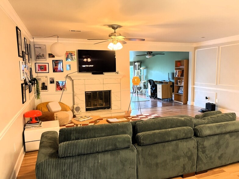 Living room from dining room - 1330 Poplar Pointe SE