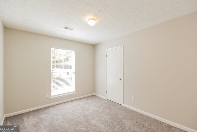 Building Photo - 440 Creekside Ct