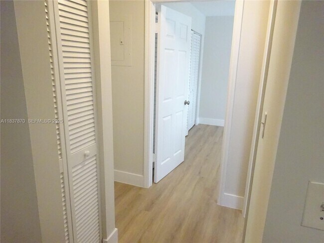 Building Photo - 1538 NE 131st Ln