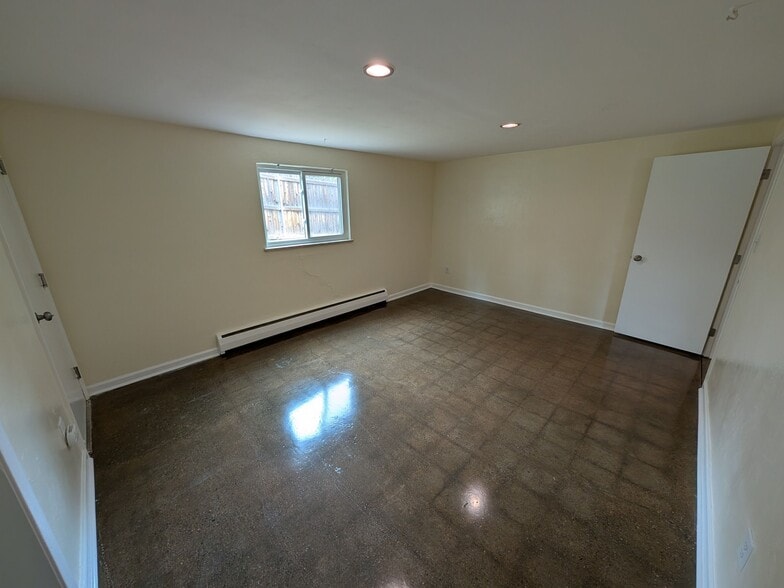 Building Photo - 790 Depew St