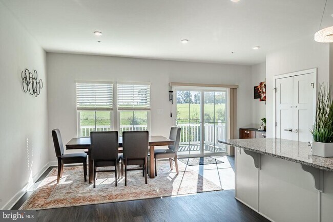 Building Photo - 74 Glory Maple Ln