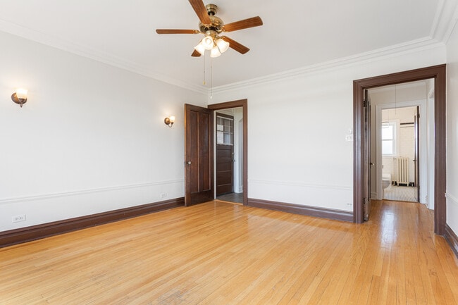 Building Photo - 2352 N Spaulding Ave