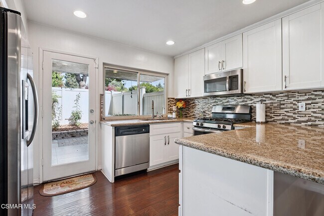 Building Photo - 2958 Dogwood Cir