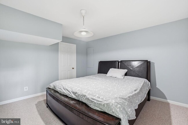 Building Photo - 14038 Walney Village Ct