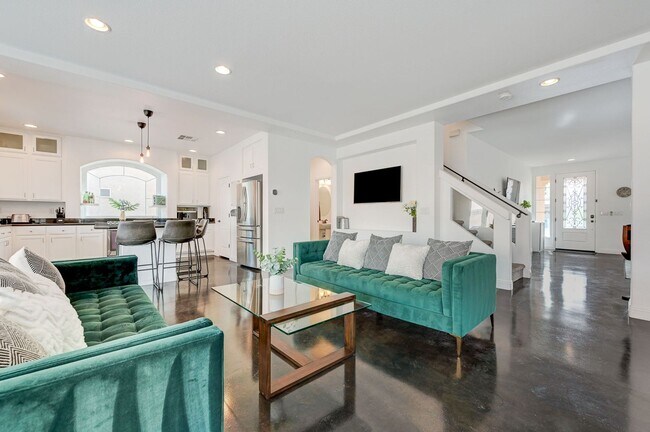 Building Photo - FANTASTIC FULLY UPGRADED FURNISHED RENTAL LOCATED IN THE SOUTHWEST!!!