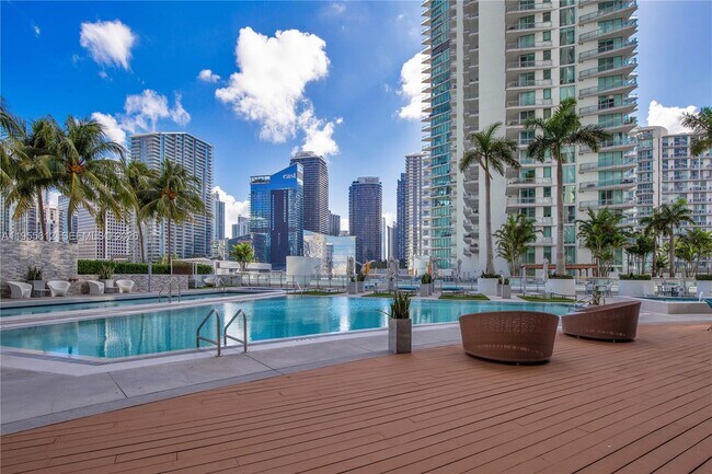 Building Photo - 90 SW 3rd St