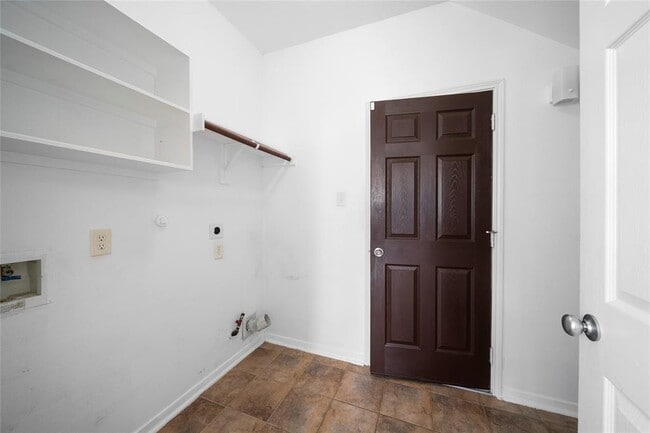 Building Photo - 804 Harvard Pointe Dr