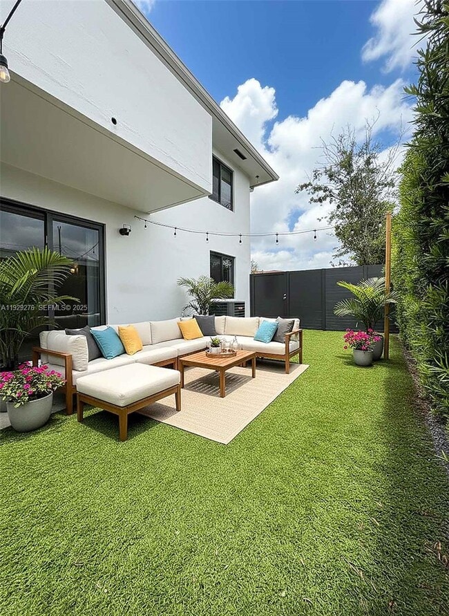 Building Photo - 3079 NW 11th St