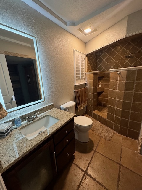 Master Bathroom walk in shower and walk in closet - 12148 Sun Bridge Pl