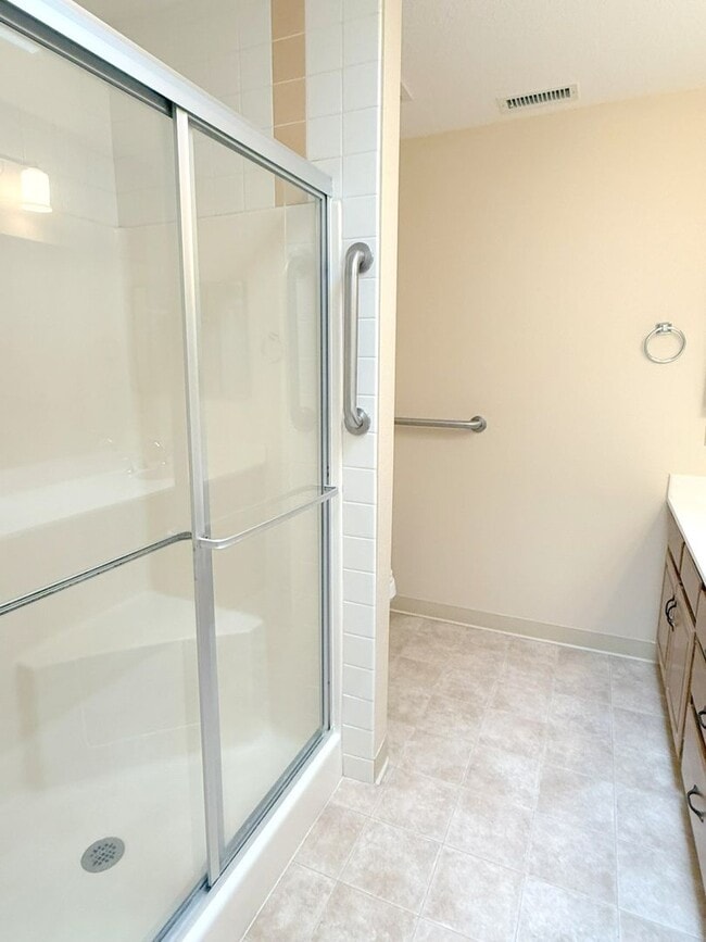 Building Photo - Awesome Location Close to Downtown Pleasanton Main St ! Detached One Story Home ! New Paint ! New...