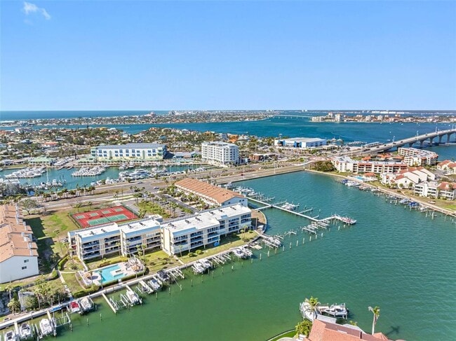 Building Photo - 363 Pinellas Bayway S