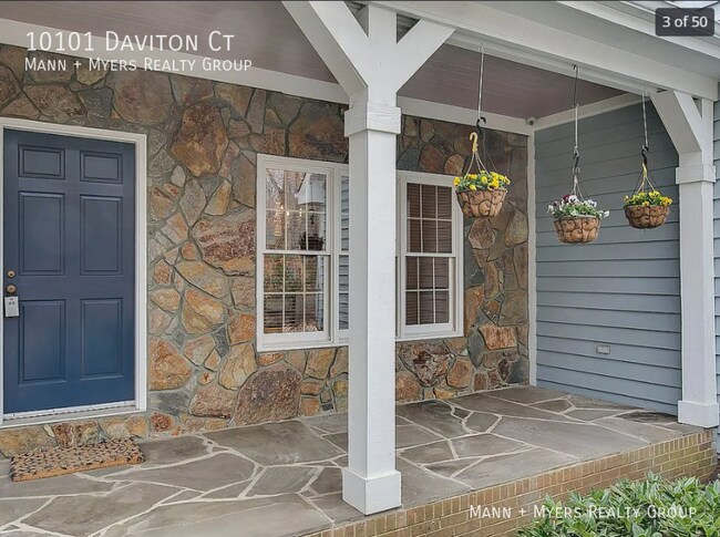 Building Photo - 10101 Daviton Ct