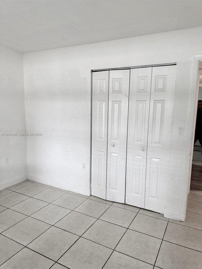 Building Photo - 4205 N University Dr