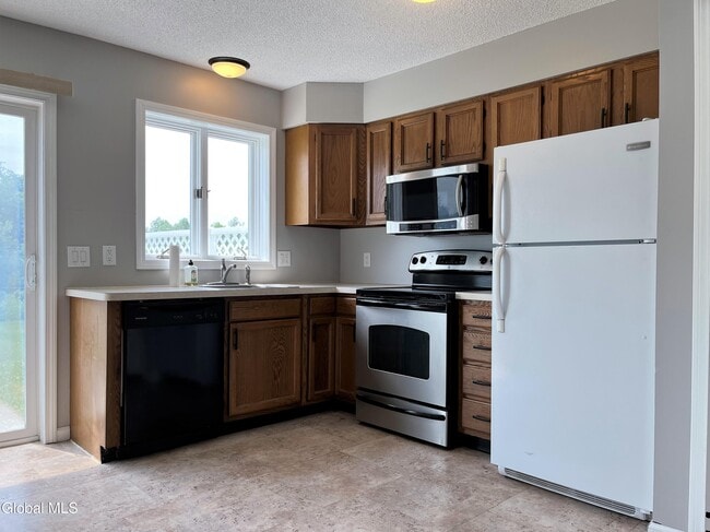 Building Photo - 24 Reservoir Rd